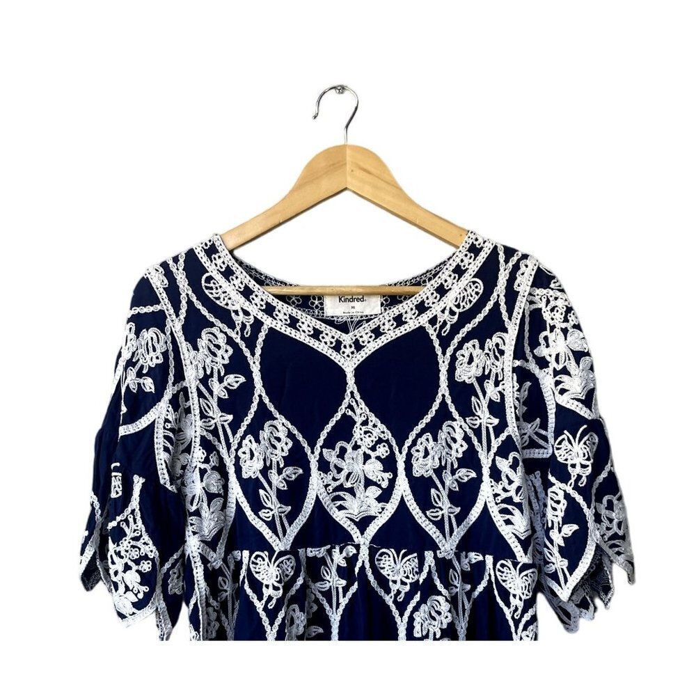 Kindred‎ Anthropologie Blue Embroidered Floral Sz M Peasant Bell Sleeve Top - Picture 2 of 9